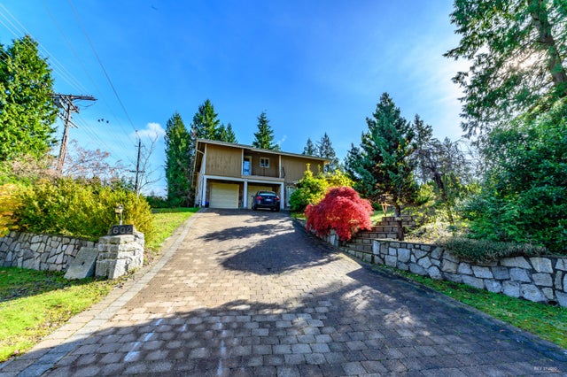  St. Andrews Road- COZY 2 BED 1 BATH UNIT WITH PRIVATE FENCED YARD & GARAGE IN WEST VAN - British Properties House/Single Family for sale, 2 Bedrooms (ST A Rent)