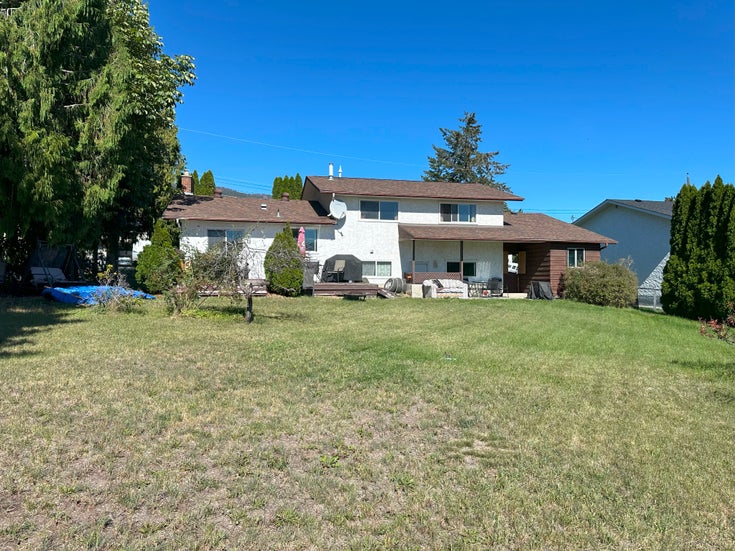 2423 CHIEFTAIN ROAD - Westbank Centre House/Single Family for sale, 5 Bedrooms (10324468)