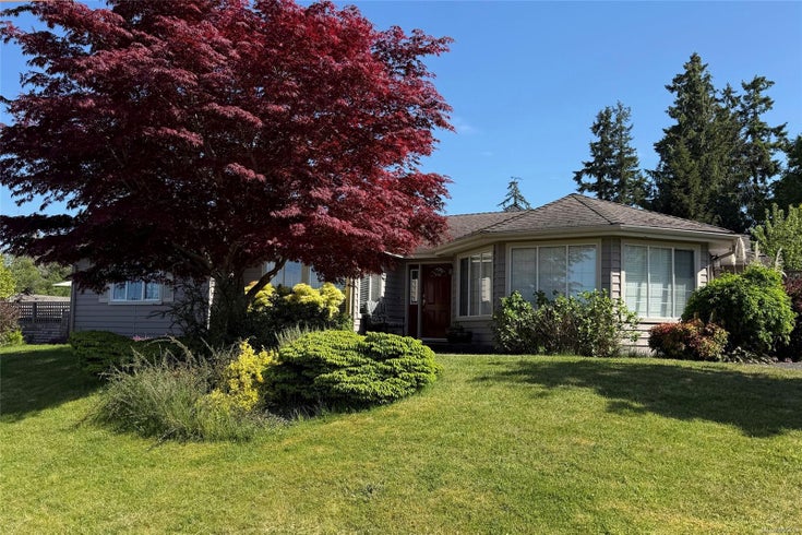 910 Fairways Dr - PQ Qualicum Beach Single Family Residence for Sale, 3 Bedrooms (995419)