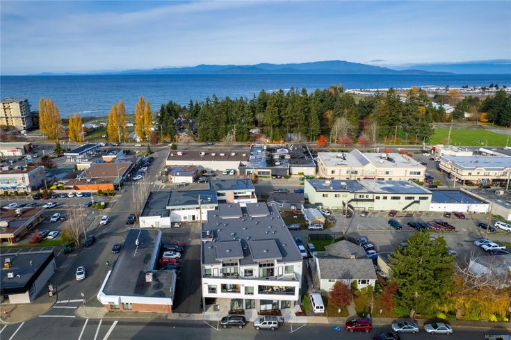 204 - 113 Hirst Ave E - PQ Parksville Condo Apartment for Sale, 2 Bedrooms (997252)