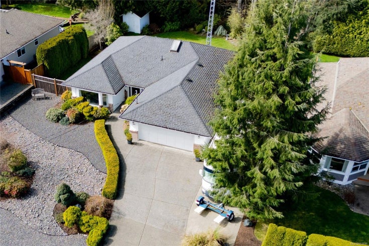 618 Yambury Rd - PQ Qualicum Beach Single Family Residence for Sale, 3 Bedrooms (997616)