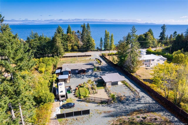 6712 Island Hwy W - PQ Bowser/Deep Bay Single Family Residence for Sale, 3 Bedrooms (999759)
