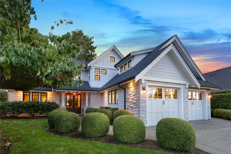 992 Bluffs Dr - PQ Qualicum Beach Single Family Residence for Sale, 3 Bedrooms (1015336)