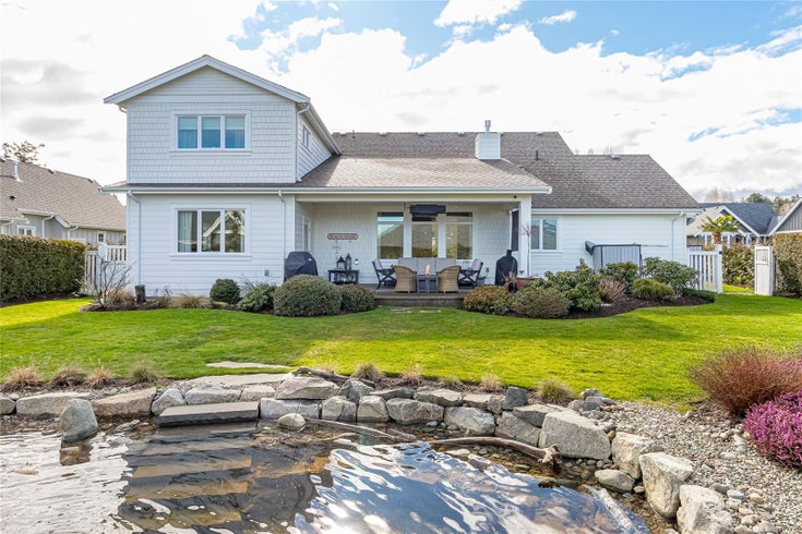 815 Bluffs Dr - PQ Qualicum Beach Single Family Residence for Sale, 3 Bedrooms (1017710)