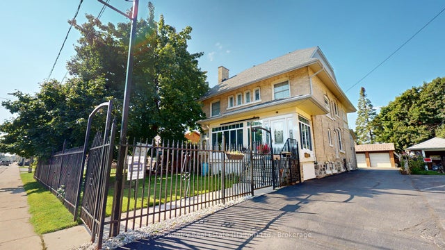 540 10th Avenue - Hanover Detached for Sale, 6 + 2 Bedrooms (X12044903)