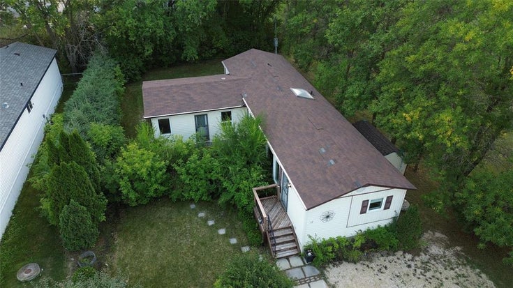 17 Oak Street - Stonewall Mobile Home for Sale, 3 Bedrooms (202520343)