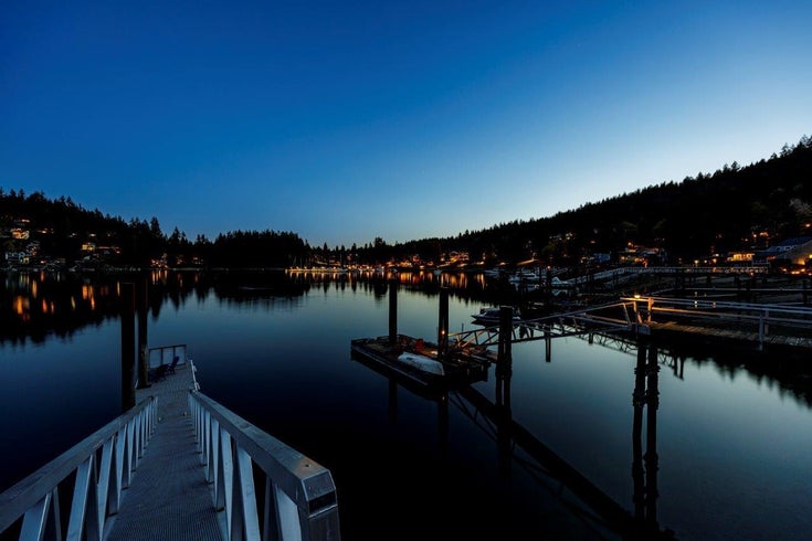 2730 Panorama Drive - Deep Cove Single Family Residence for Sale, 4 Bedrooms (R2968737)