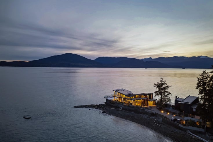 15 Brunswick Beach Road - Lions Bay Single Family Residence for Sale, 5 Bedrooms (R2976241)