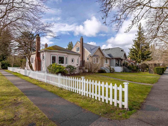 3091 Crown Street - Point Grey Single Family Residence for Sale, 3 Bedrooms (R2983609)