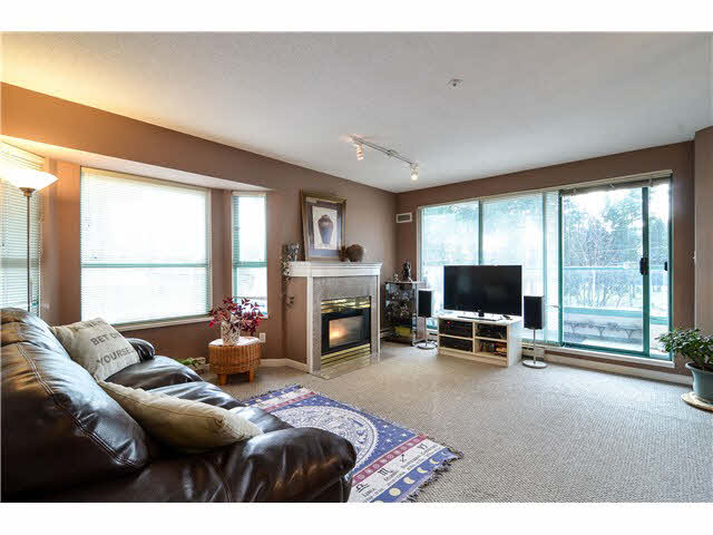 404w 3061 Glen Drive - North Coquitlam Apartment/Condo for sale, 3 Bedrooms (V1098887)
