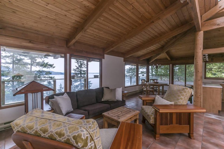 860 Petersen Road - Bowen Island House/Single Family for sale, 2 Bedrooms (R2065449)