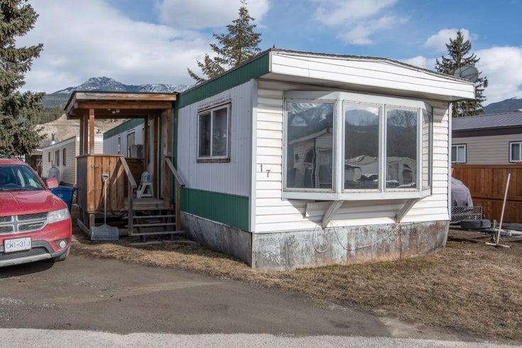 17 - 1117 10TH AVENUE - Golden Mobile Home for sale, 2 Bedrooms (2463130)