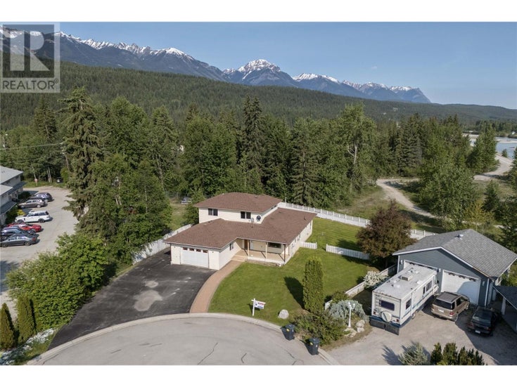 422 Riverglen Drive - Golden House for Sale, 3 Bedrooms (10338869)