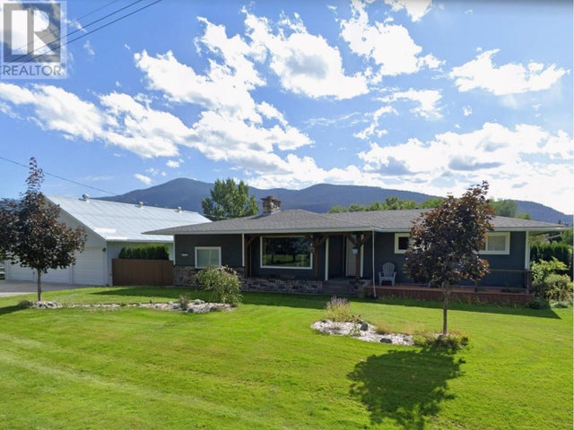 6300 COLLEGE Road - Grand Forks House for Sale, 4 Bedrooms (10338187)