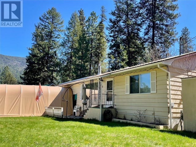 1524 Burger Road - Christina Lake House for Sale, 2 Bedrooms (10344293)