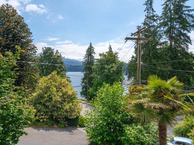 2433 PANORAMA DRIVE - Deep Cove House/Single Family, 3 Bedrooms (R2893916)