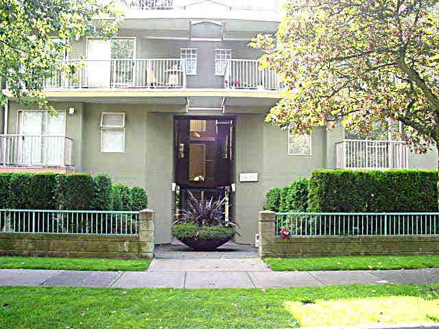 209 1820 W 3rd Avenue - Kitsilano Apartment/Condo, 2 Bedrooms (V503467)