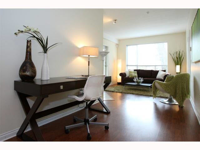 207 2755 Maple Street - Kitsilano Apartment/Condo, 2 Bedrooms (V817034)