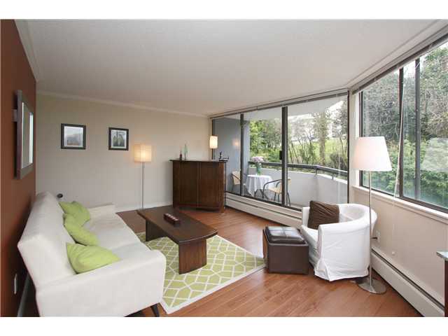 # 204 31 ELLIOT ST - Downtown NW Apartment/Condo, 2 Bedrooms (V943663)