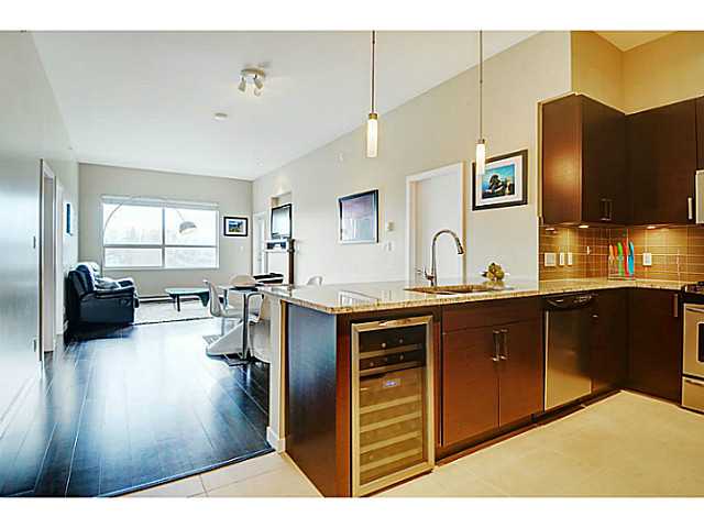 # 408 288 HAMPTON ST - Queensborough Apartment/Condo, 2 Bedrooms (V1036321)