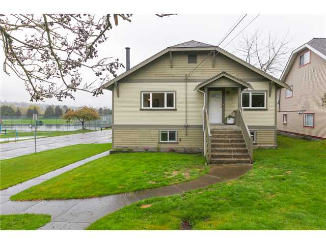 526 KELLY ST - Sapperton House/Single Family, 4 Bedrooms (V1059481)