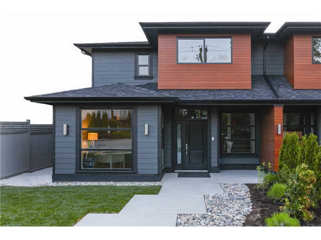 6755 CURTIS ST - Simon Fraser Univer. 1/2 Duplex, 3 Bedrooms (V1077731)