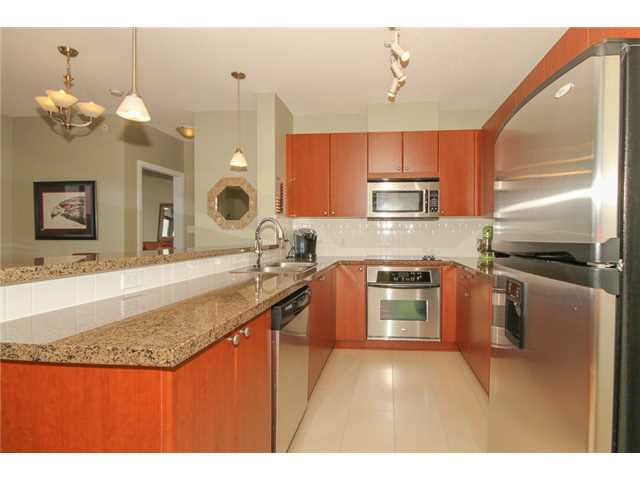 702 11 E ROYAL AVENUE - Fraserview NW Apartment/Condo, 2 Bedrooms (V1135924)