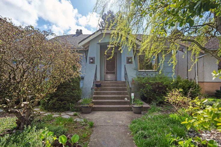 1216 Edinburgh Street - West End NW Single Family Residence for Sale, 5 Bedrooms (R2990365)