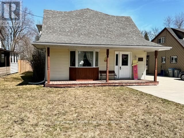 581 INKERMAN STREET E - North Perth (listowel) House for Sale, 3 Bedrooms (X11952711)