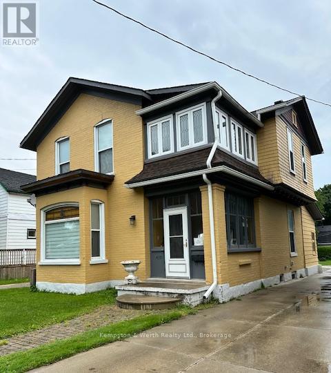 439 MAIN STREET W - North Perth (listowel) House for Sale, 2 Bedrooms (X12153636)