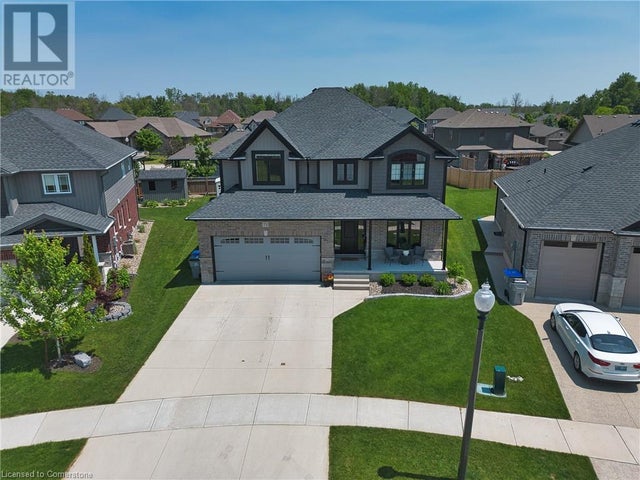 71 FORBES Crescent - Listowel House for Sale, 4 Bedrooms (40738876)