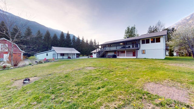884 Erickson Road - Pemberton Meadows Single Family Residence for Sale, 6 Bedrooms (R2990509)