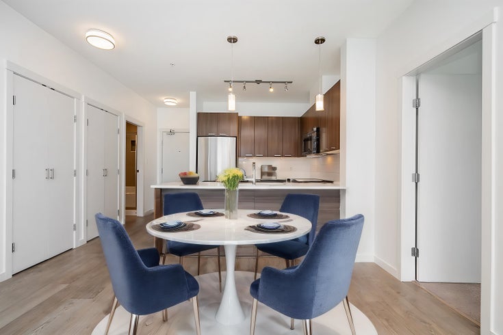 214 617 SMITH AVENUE - Coquitlam West Apartment/Condo, 2 Bedrooms (R2892586)