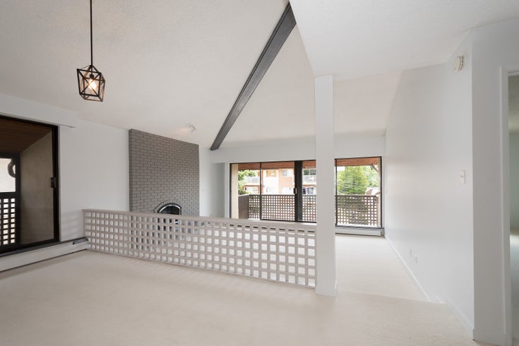 301 141 W 13th Street - Central Lonsdale Apartment/Condo for sale, 2 Bedrooms (R2707995)
