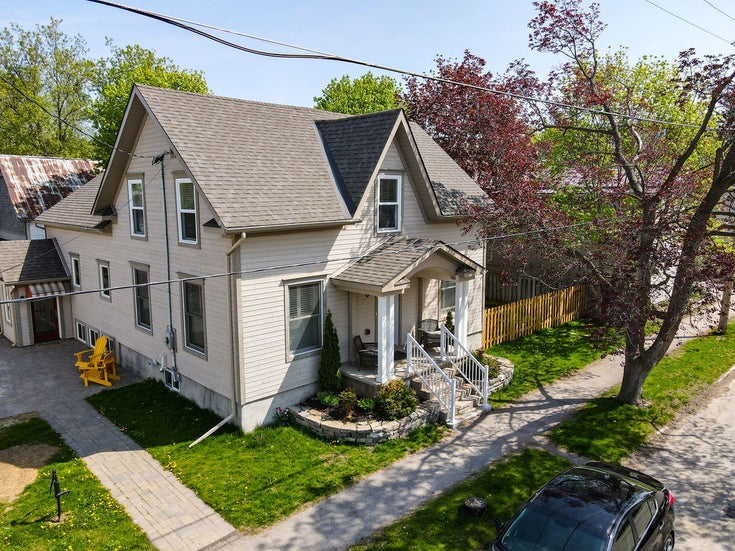 8 Spring St, Westport, ON - Westport Single Family for Sale, 4 Bedrooms (X12146607)