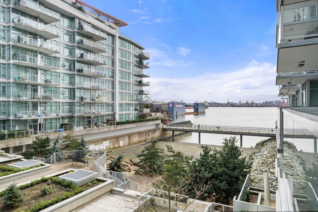 313 - 175 Victory Ship Way - Lower Lonsdale Apartment/Condo for Sale, 1 Bedroom (R2981978)