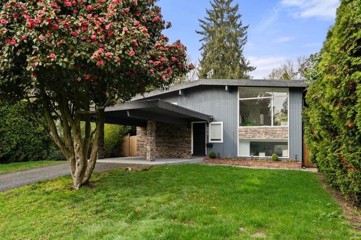 530 W 14th Street - Central Lonsdale Single Family Residence for Sale, 4 Bedrooms (R2984158)
