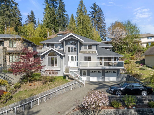 192 Montroyal Boulevard - Upper Lonsdale Single Family Residence for Sale, 5 Bedrooms (R2997880)