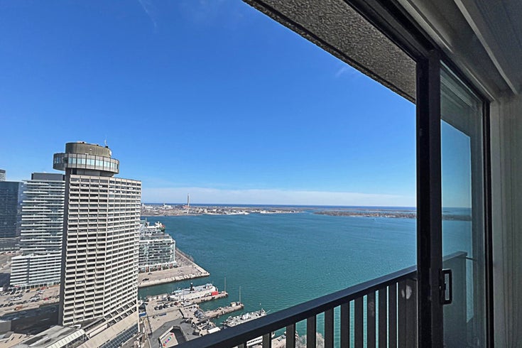 3207 - 33 Harbour Square, Toronto, ON - Waterfront Communities C1 APTU, 1 Bedroom (C8190612)