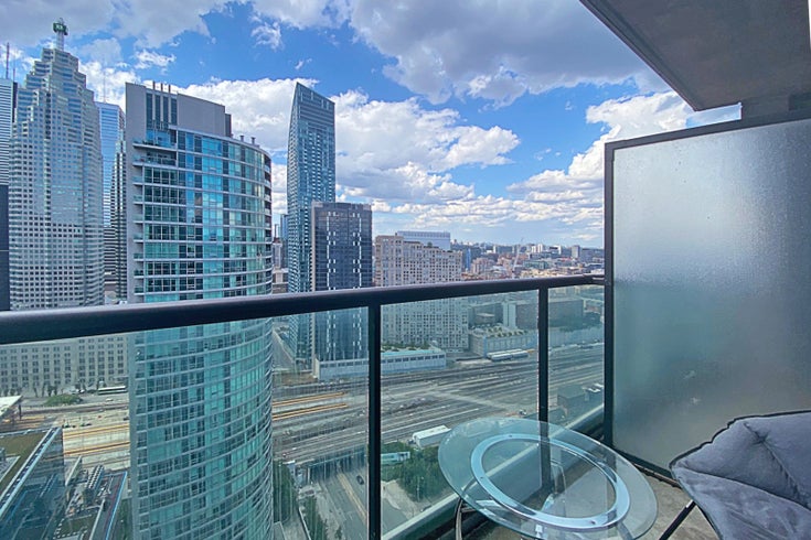 16 Yonge St. #3303, Toronto - Waterfront Communities C1 APTU, 1 Bedroom (C5491538)