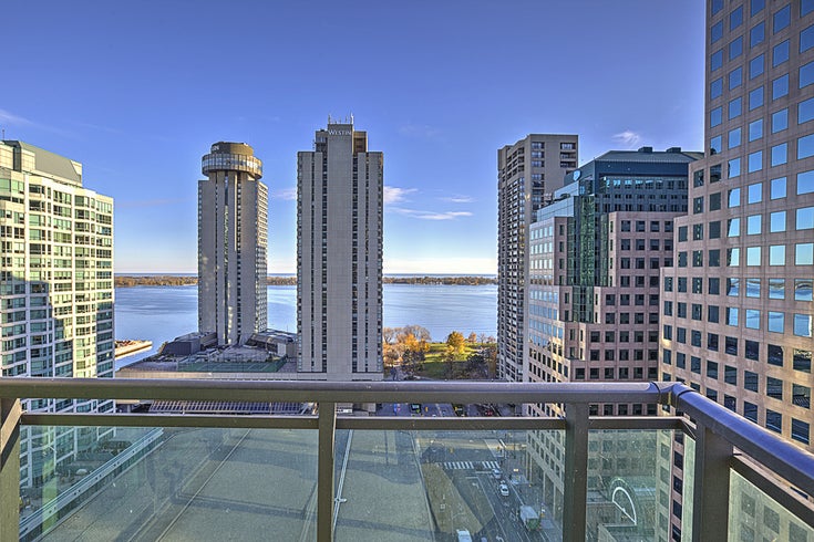 33 Bay St. #1912 - Waterfront Communities C1 Condo Apt, 2 Bedrooms (C4593754)