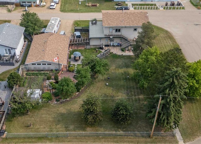 215 Railway Avenue   - Bittern Lake Detached for Sale, 3 Bedrooms (A2232300)
