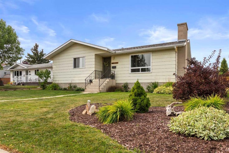 4204 72 Street  - Duggan Park Detached for Sale, 5 Bedrooms (A2253217)