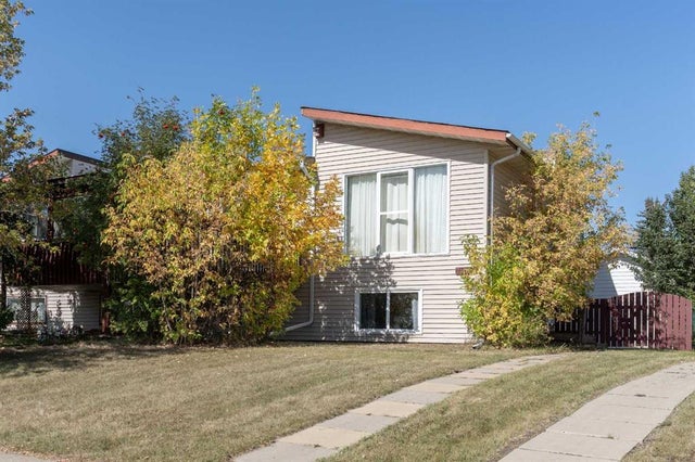 7106A Marler Drive  - Duggan Park Semi Detached (Half Duplex) for Sale, 4 Bedrooms (A2258994)