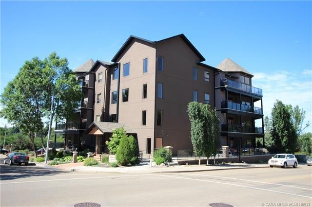 203, 4816 52 Street - Downtown Camrose Apartment, 3 Bedrooms (CA0140533)