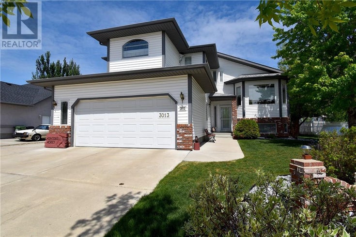 3013 62 Street Close - camrose House, 5 Bedrooms (ca0156735)