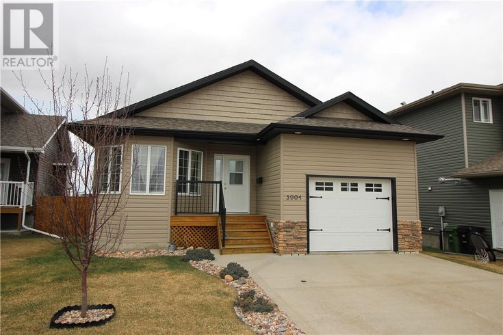 3904 76 Street - camrose House, 4 Bedrooms (ca0158668)