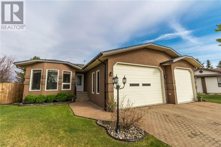 5416 62 Street - camrose House, 4 Bedrooms (ca0165473)