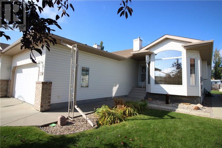 310B Edgewood Close - camrose Duplex, 4 Bedrooms (ca0180384)