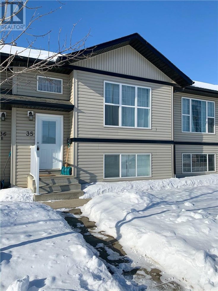 35 5302 47 Street - camrose Row / Townhouse, 3 Bedrooms (ca0189285)